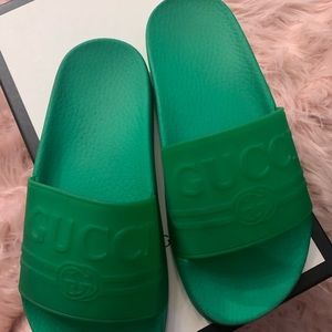 GUCCI SLIDES